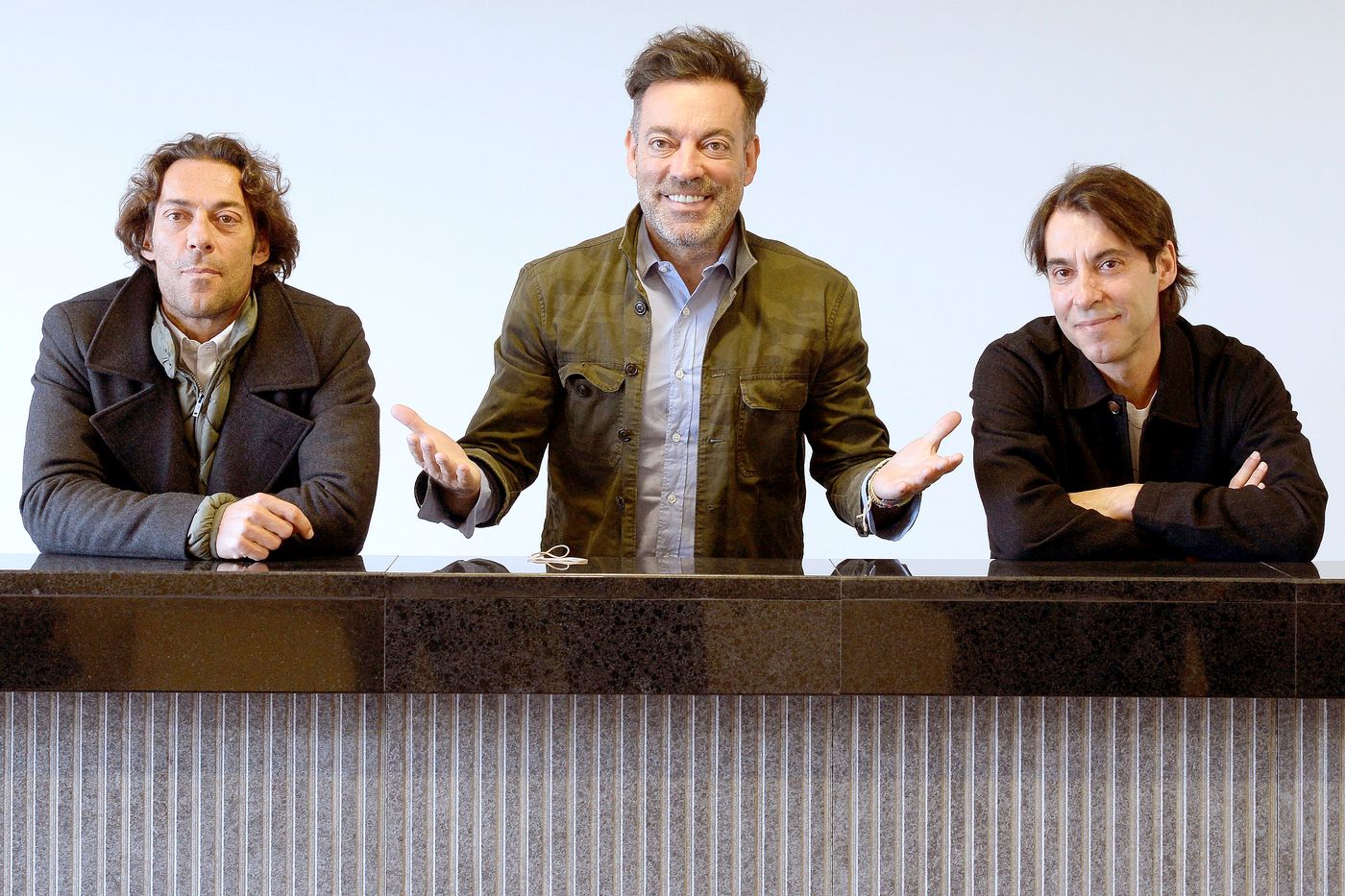 Óscar, Raúl y Manolo Quijano, este martes, durante la presentación de su concierto.