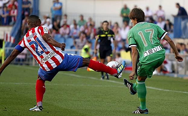 Luque, con el Racing en la visita al Calderón de la temporada 2011/12.