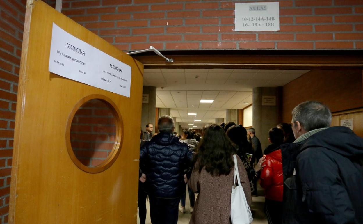 Más de 2.300 aspirantes hacen en Valladolid y Salamanca el examen para acceder a las plazas de Formación Sanitaria Especializada