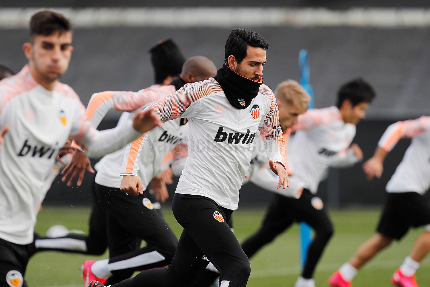 La plantilla del Valencia CF ha realizado su último entrenamiento previo al desplazamiento a León, donde se medirá a la Cultural y Deportiva Leones.