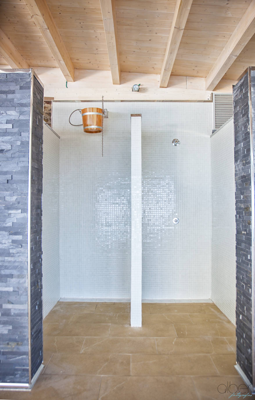 Ideal para una escapada en pareja o en familia, The Rock Suites&Spa ofrece un lugar idílico, un perfecto mirador hacia El Bierzo y unas instalaciones de auténtico lujo para disfrutar de momentos inolvidables.