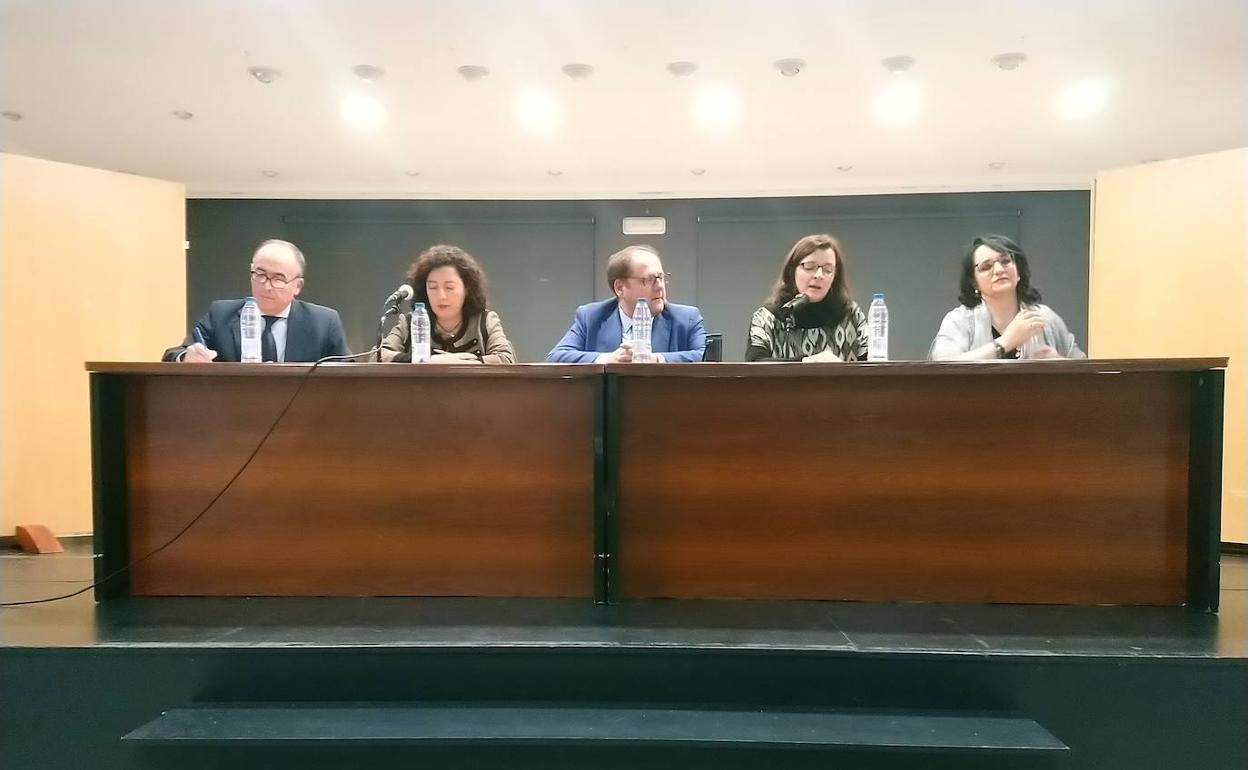 Mesa redonda en La Bañeza.