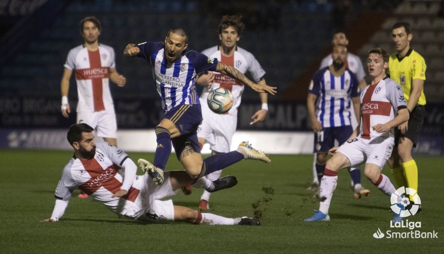 Fotos: Partido entre la Ponferradina y el Huesca