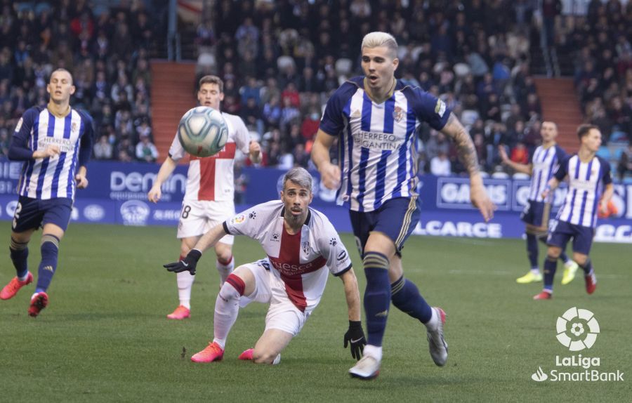 Fotos: Partido entre la Ponferradina y el Huesca