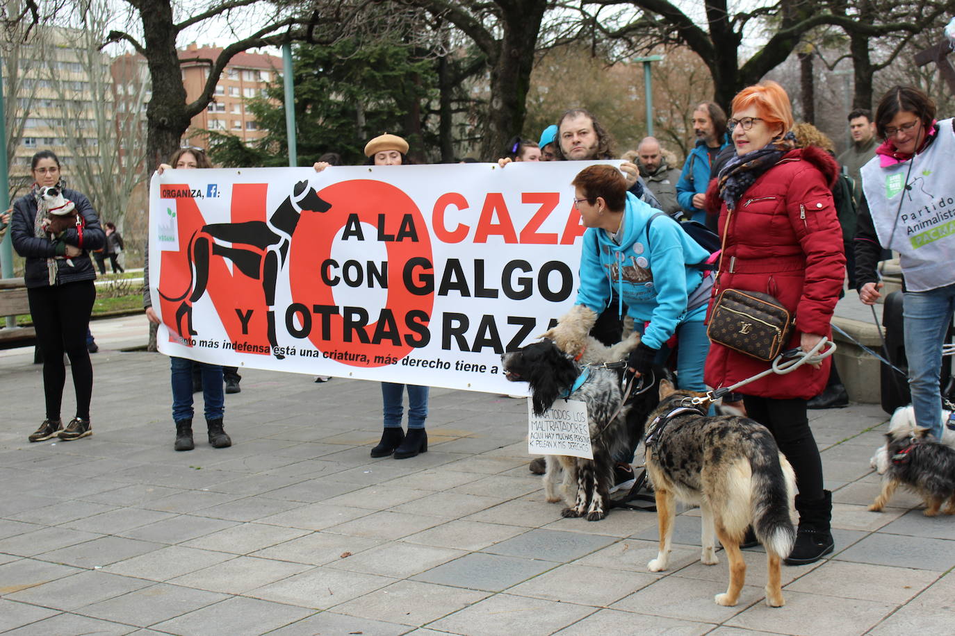 Fotos: Manifestación en contra de la caza con galgos en León