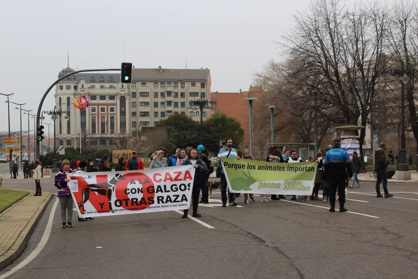 Fotos: Manifestación en contra de la caza con galgos en León