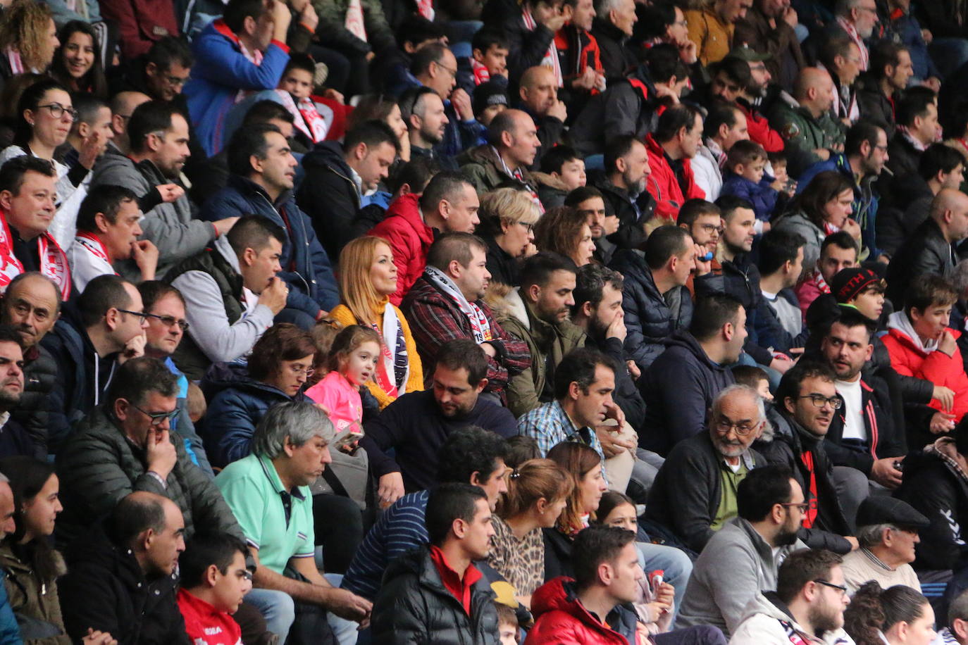 Las imágenes del público asistente al partido entre la Cultural y el Logroñés.