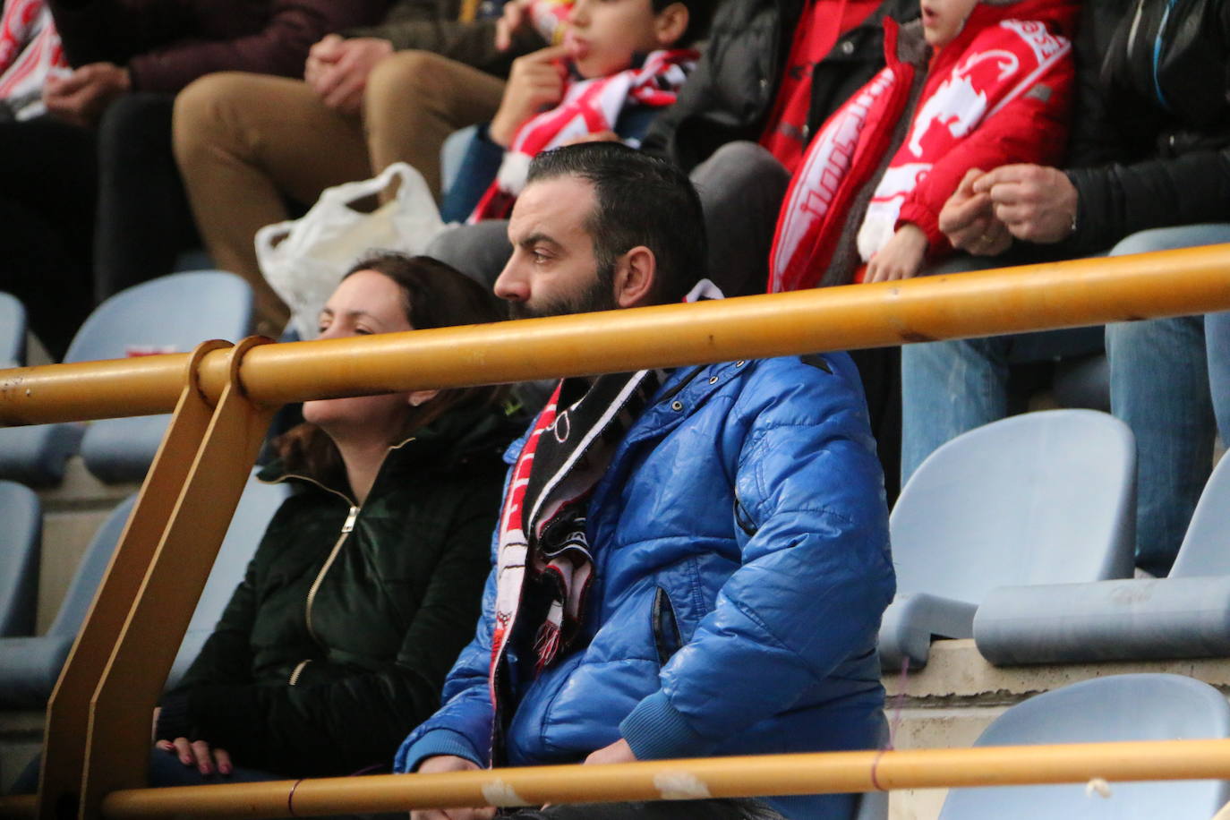 Las imágenes del público asistente al partido entre la Cultural y el Logroñés.