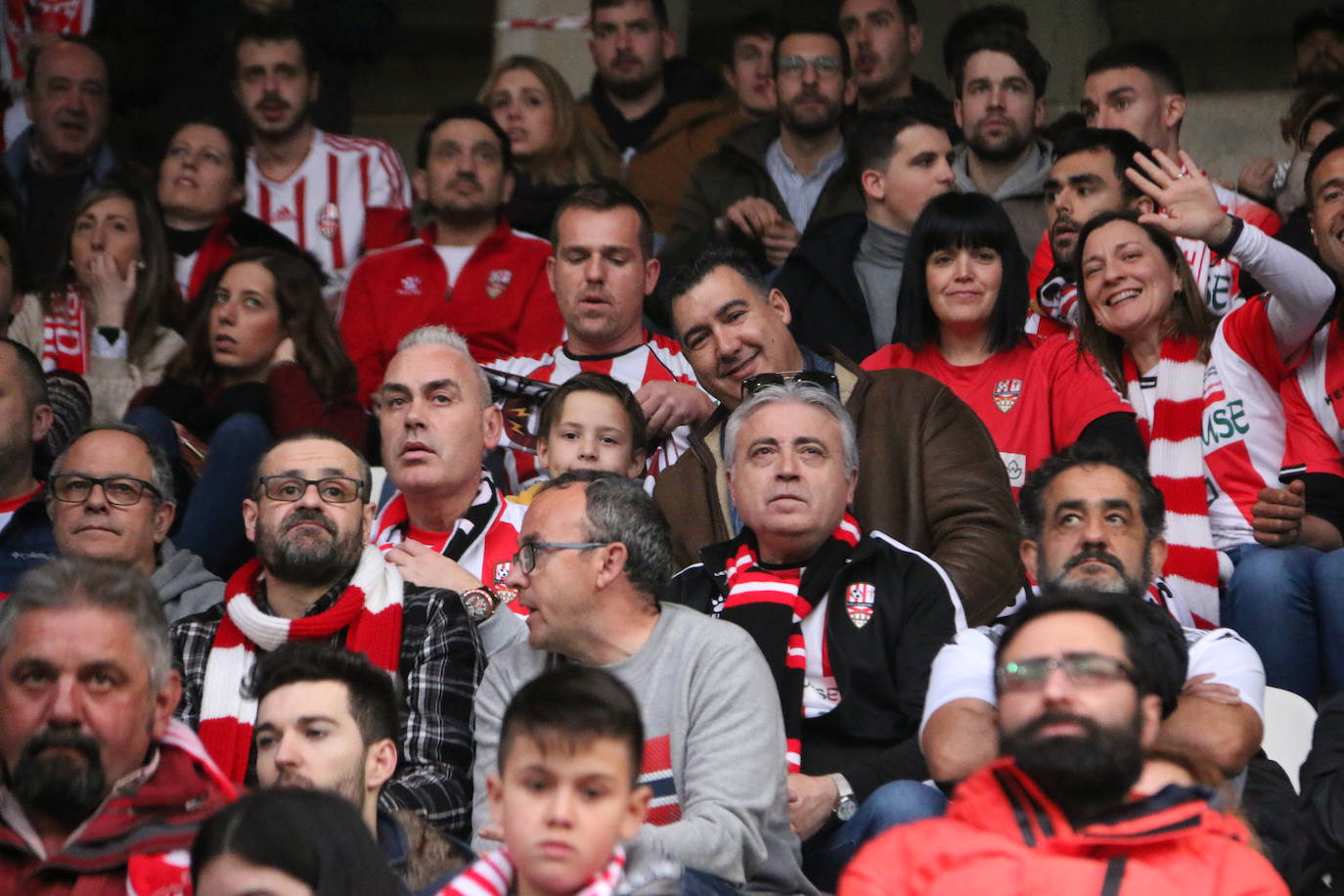 Las imágenes del público asistente al partido entre la Cultural y el Logroñés.