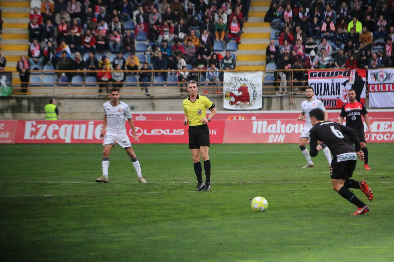 Partido en el Reino de León entre la Cultural y Deportiva Leonesa y la Unión Deportiva Logroñés.