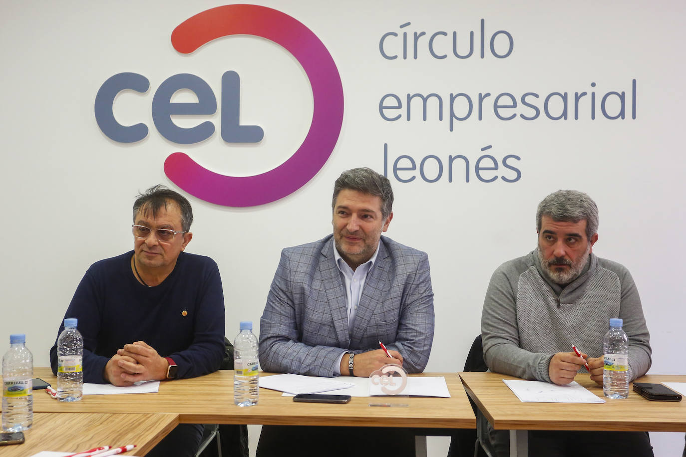 Fotos: Reunión de la Junta Directiva del CEL con UGT y CCOO