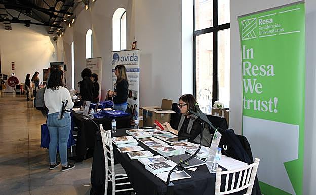 Imagen principal - Varios detalles de la feria. 