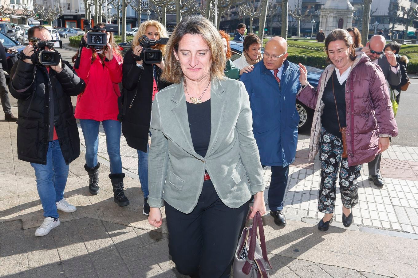 La ministra de Transición Ecológica y Reto Demográfico, Teresa Ribera, se reúne con el secretario general de CCOOCyL, Vicente Andrés; el secretario general de UGTCyL, Faustino Temprano; la delegada del Gobierno en Castilla y León, Mercedes Martín, y el subdelegado del Gobierno en León, Faustino Sánchez, para abordar la Mesa por un Futuro para León..