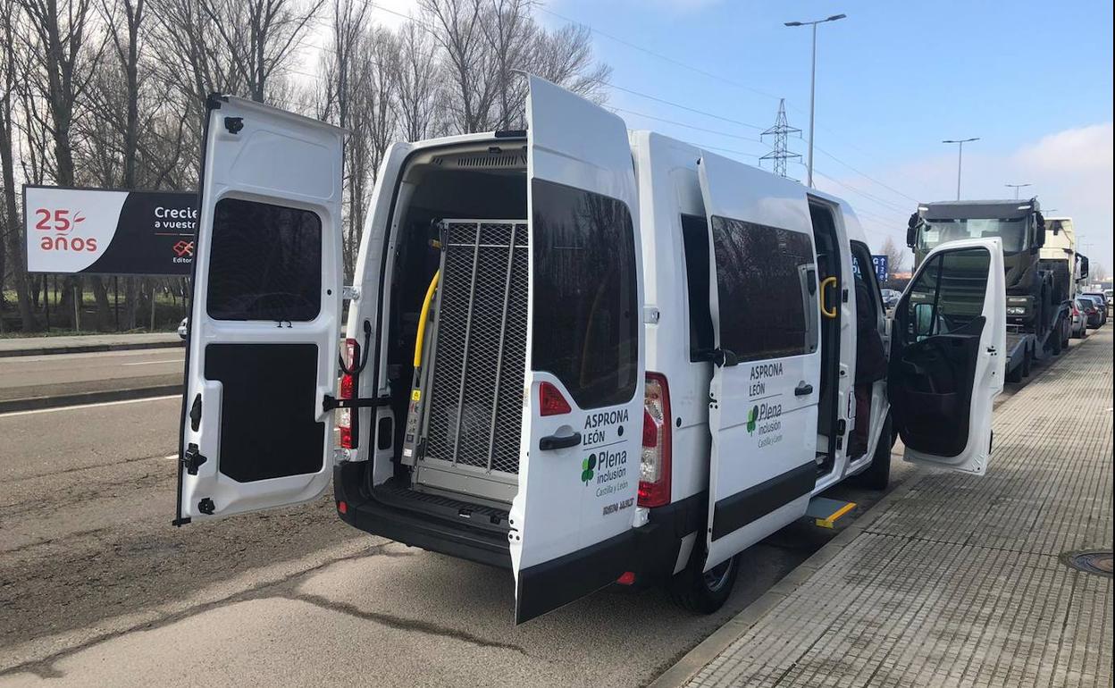 Asprona-León adquiere un vehículo adaptado gracias al Programa de Infraestructuras Regionales