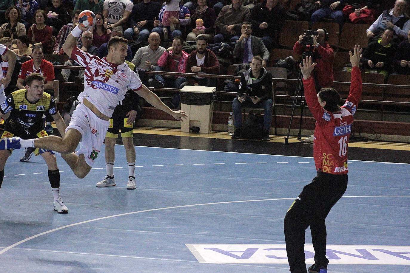 El conjunto leonés regresaba al Palacio de los Deportes para disputar la Copa EHF