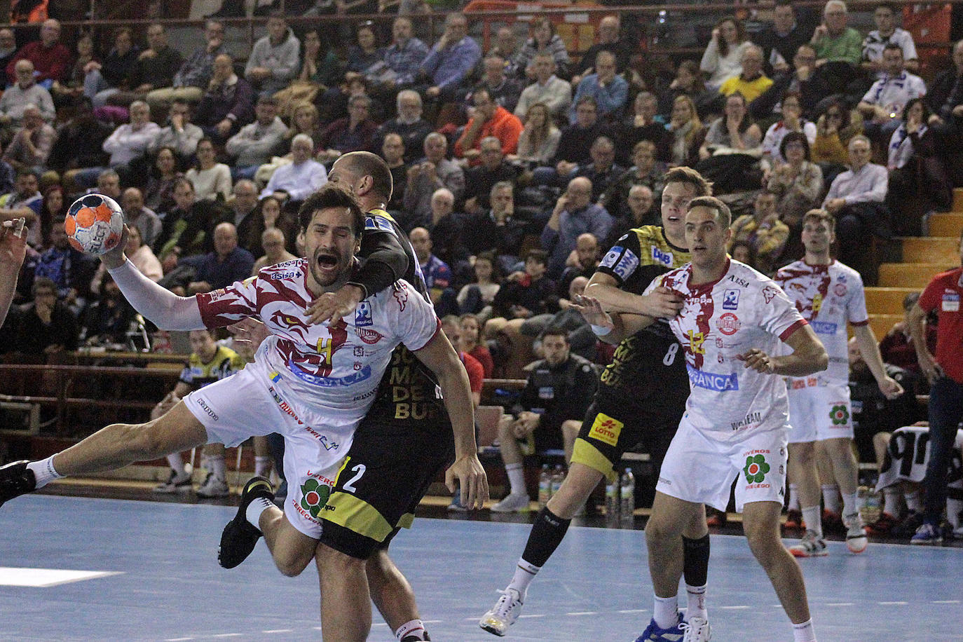 El conjunto leonés regresaba al Palacio de los Deportes para disputar la Copa EHF