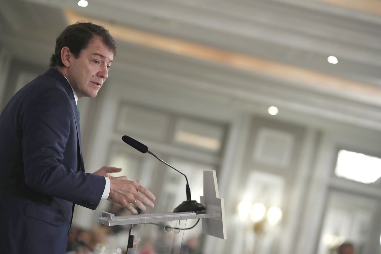 El presidente de Castilla y León, Alfonso Fernández Mañueco, interviene en un Desayuno Informativo de Europa Press, en Madrid.