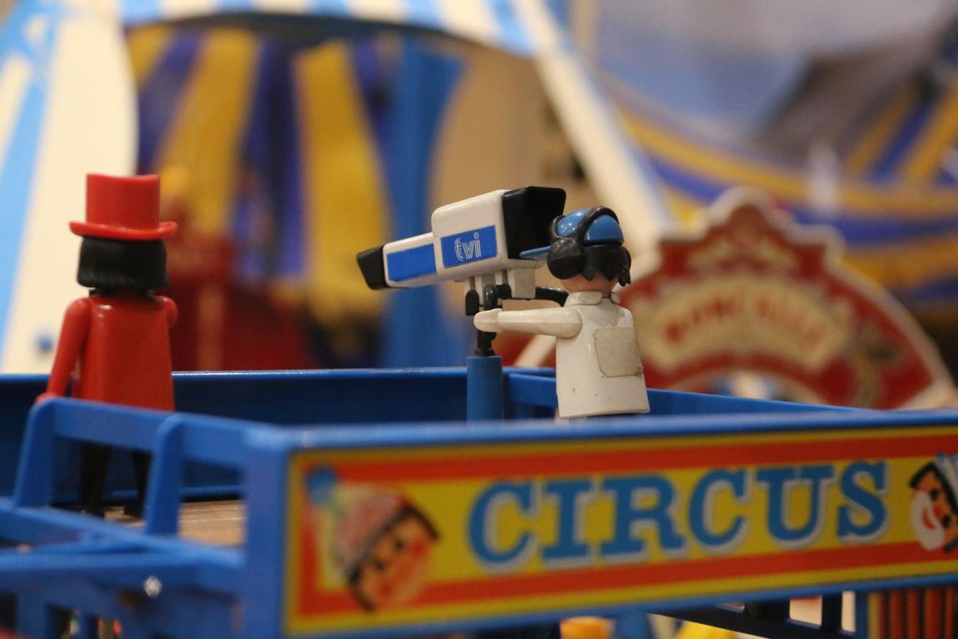 Más de 12.000 piezas de Playmobil dan forma a esta exposición.