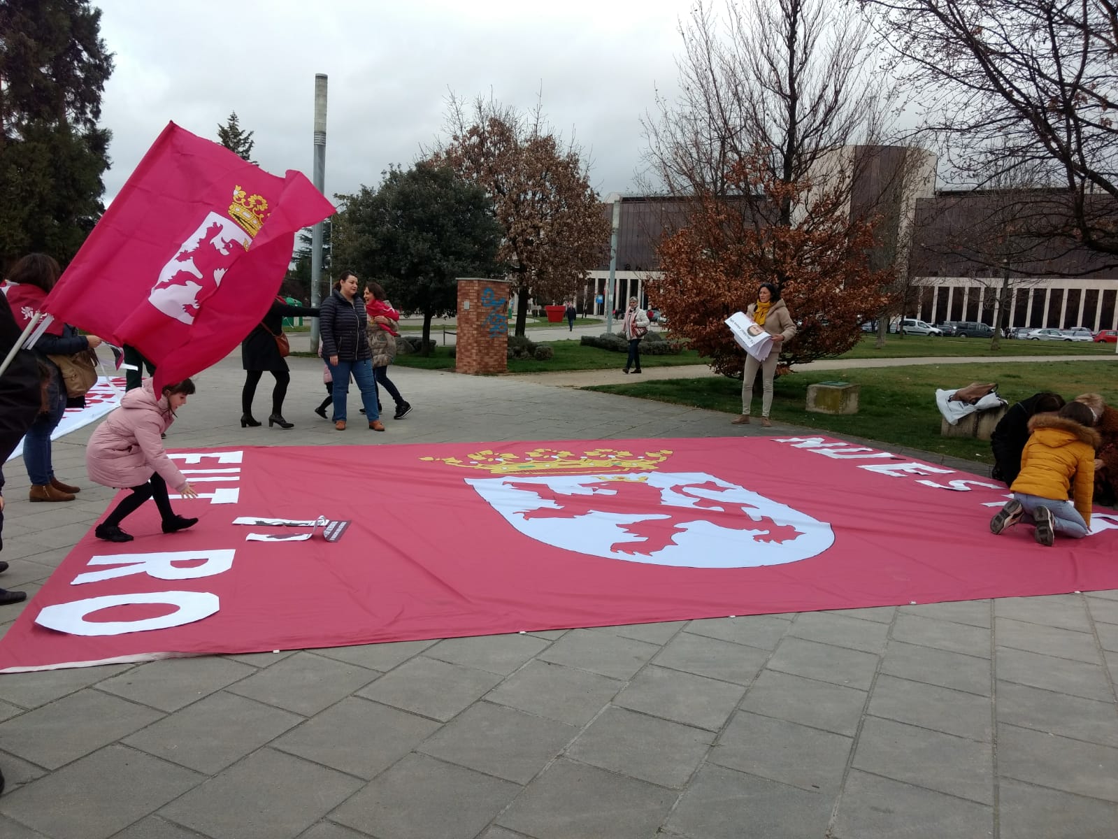 Asociaciones y colectivos preparan la puesta en marcha de la gran manifestación del 16F.