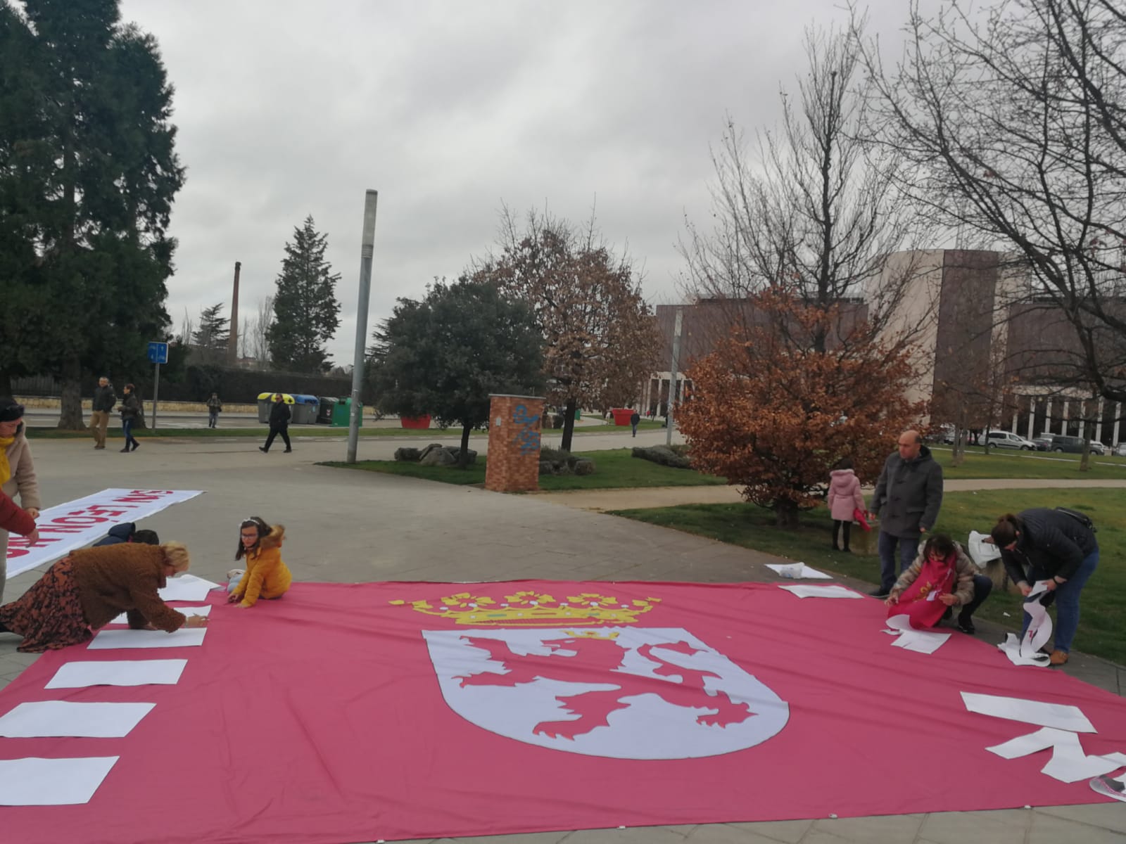 Asociaciones y colectivos preparan la puesta en marcha de la gran manifestación del 16F.