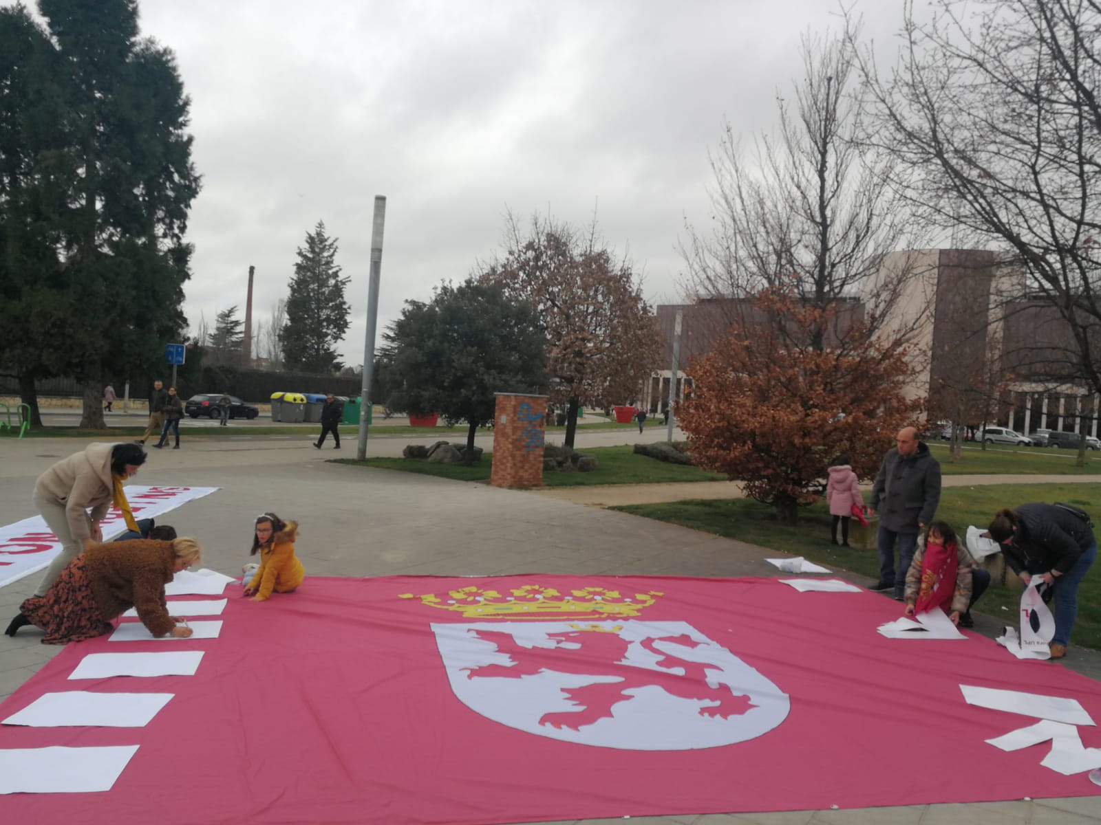 Asociaciones y colectivos preparan la puesta en marcha de la gran manifestación del 16F.