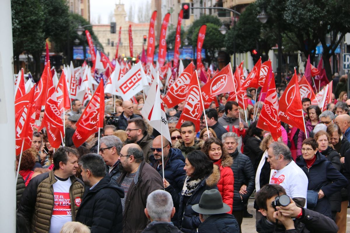 Fotos: La sociedad leonesa se suma a la manifestación del 16F