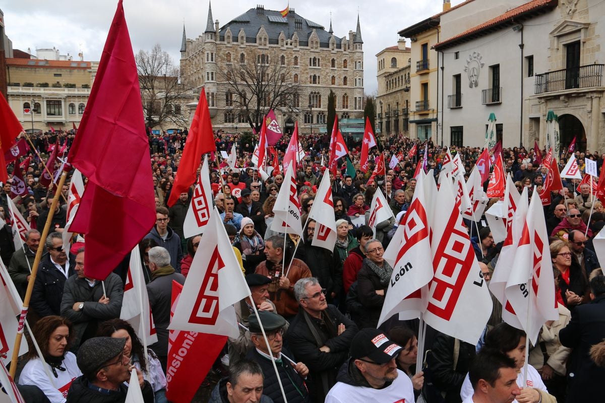 Fotos: La sociedad leonesa se suma a la manifestación del 16F