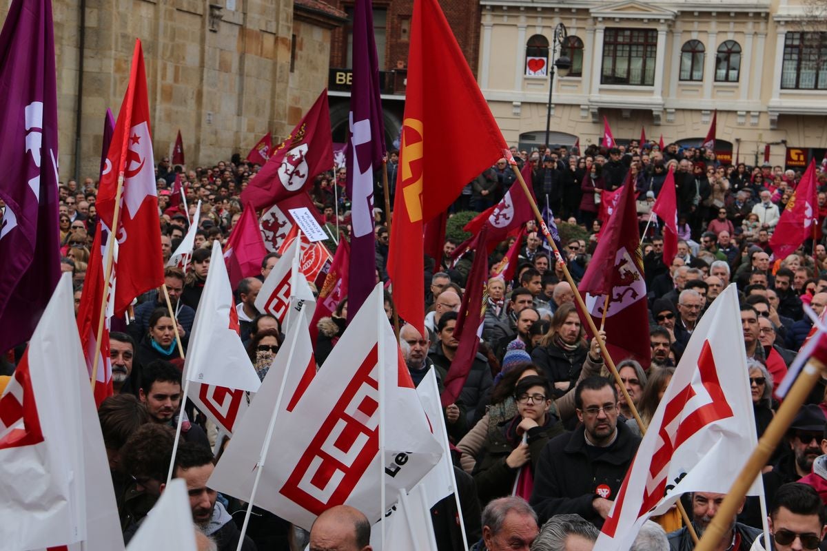 Fotos: La sociedad leonesa se suma a la manifestación del 16F