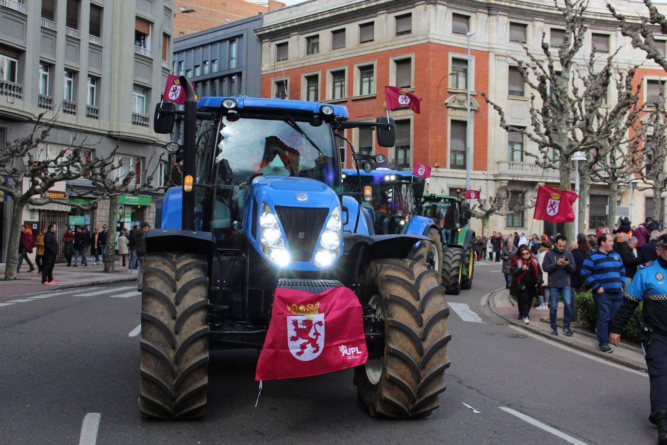 Los tractores toman las calles de León para reivindicar su futuro. 