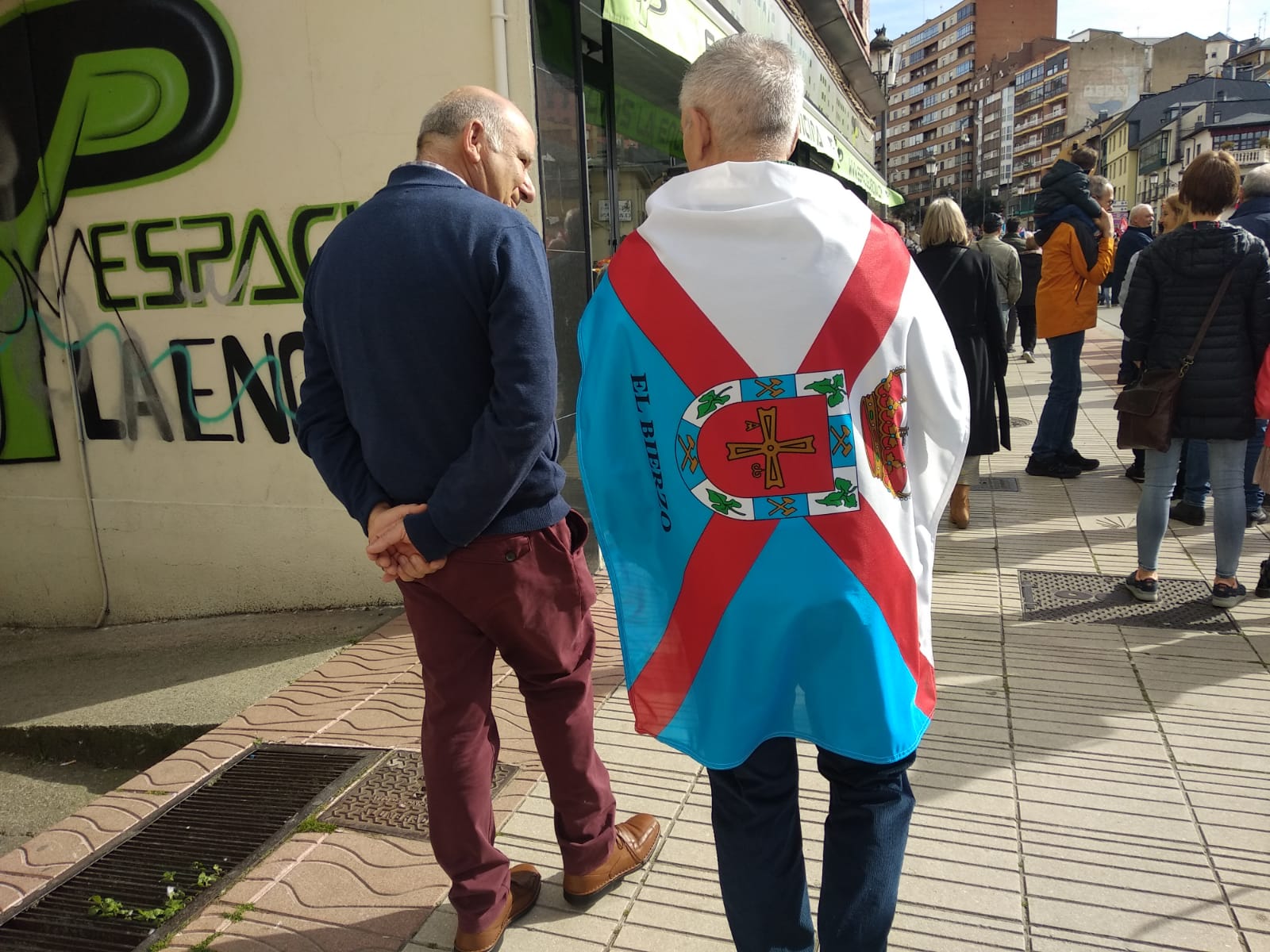 La bandera del Bierzo se ha levantado de nuevo este domingo en defensa del futuro de toda una comarca.