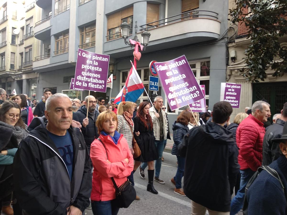 Cientos de personas salen a la calle en defensa del Bierzo y la provincia.