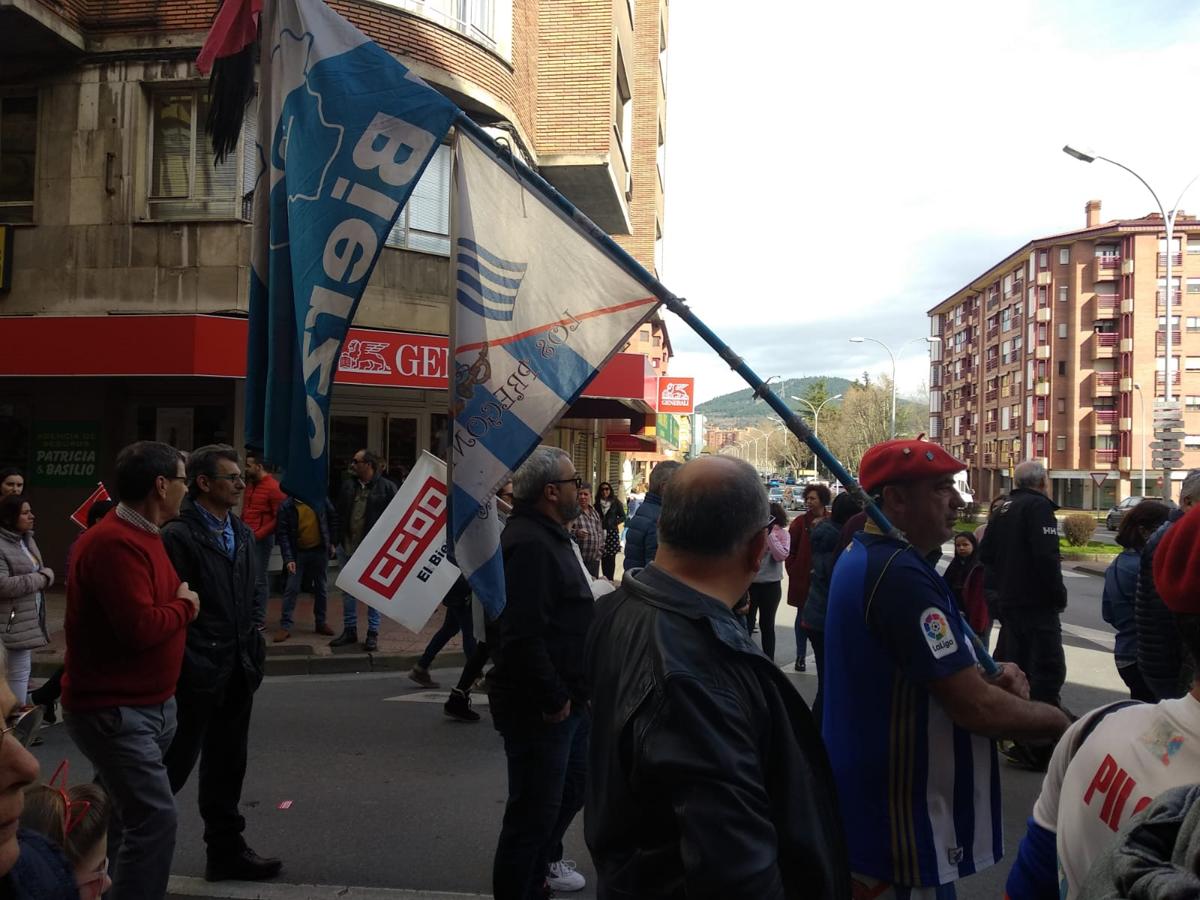 Cientos de personas salen a la calle en defensa del Bierzo y la provincia.