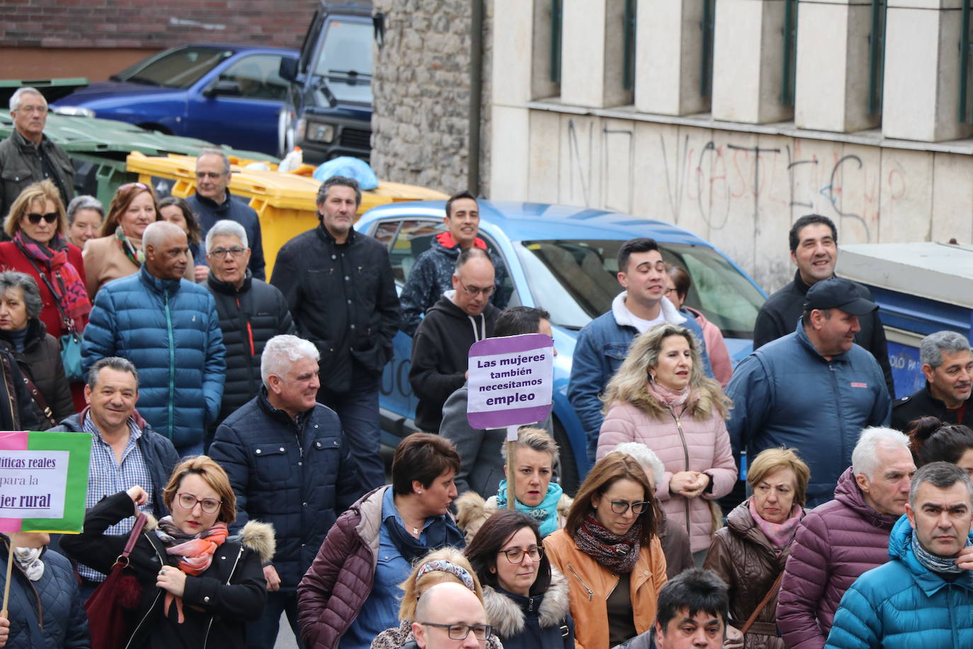 La capital de Laciana, Villablino, concentra el grito de toda una cormarca en defensa de su futuro.