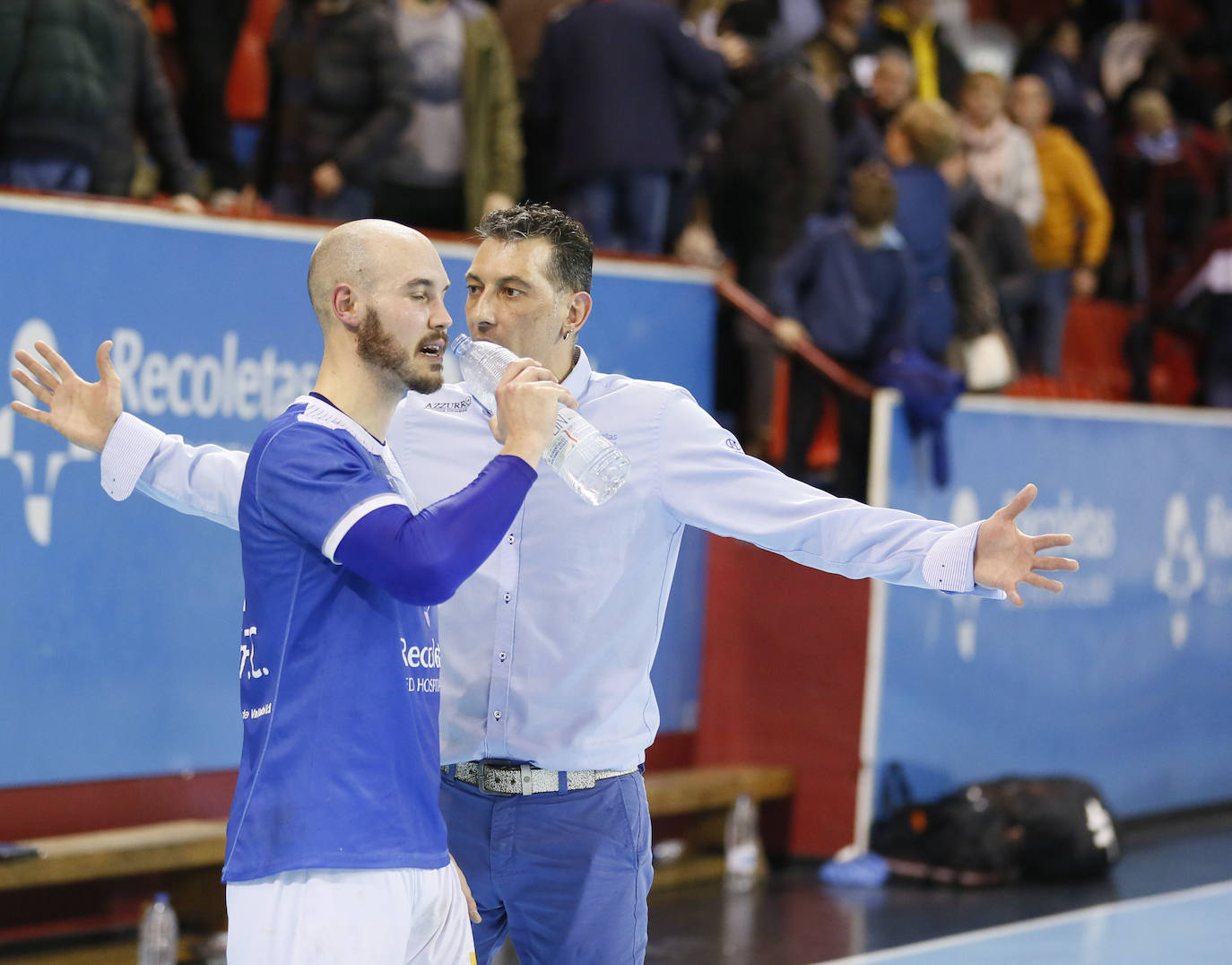 Fotos: Las imágenes del triunfo del Abanca Ademar ante el Recoletas Atlético Valladolid