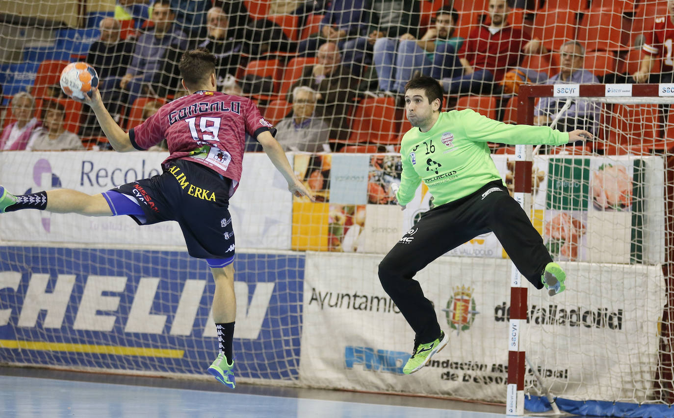 Fotos: Las imágenes del triunfo del Abanca Ademar ante el Recoletas Atlético Valladolid