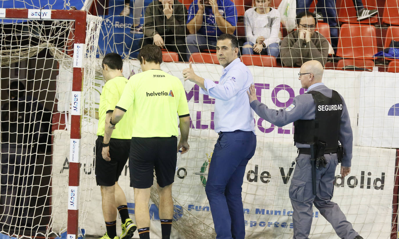 Fotos: Las imágenes del triunfo del Abanca Ademar ante el Recoletas Atlético Valladolid