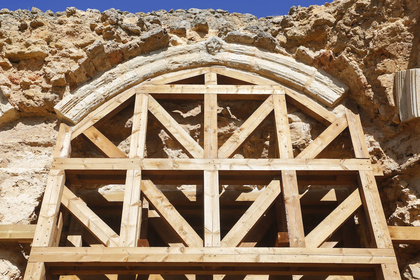 Fotos: Recepción de las obras de consolidación y adecuación del monasterio de San Pedro de Eslonza