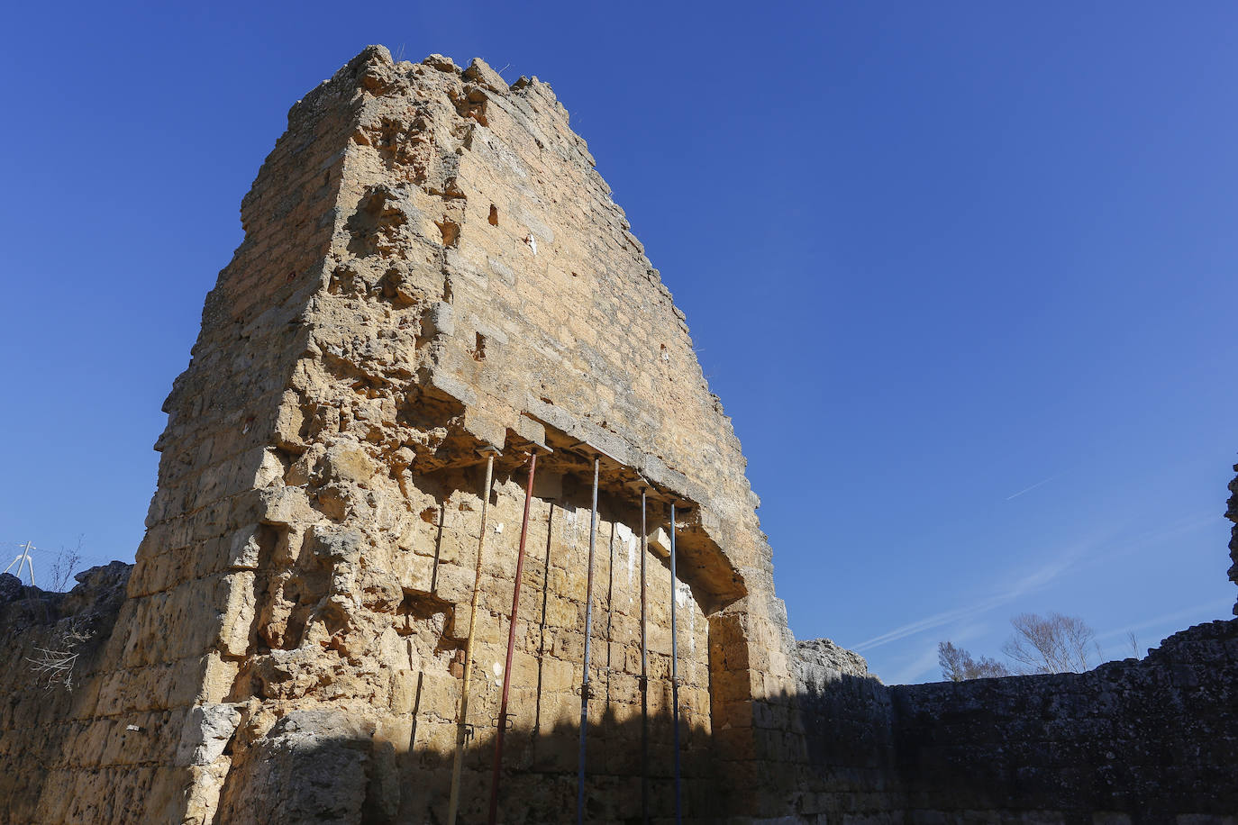 Fotos: Recepción de las obras de consolidación y adecuación del monasterio de San Pedro de Eslonza