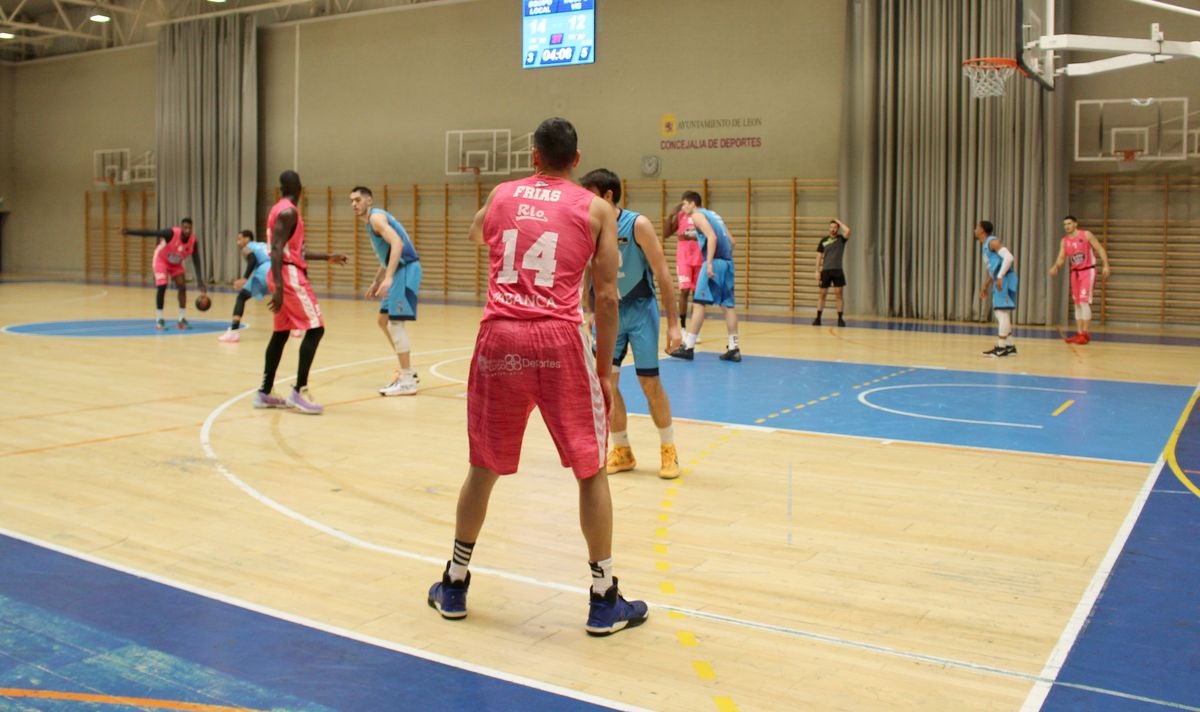 Fotos: Amistoso entre Estudiantes y Breogán en León