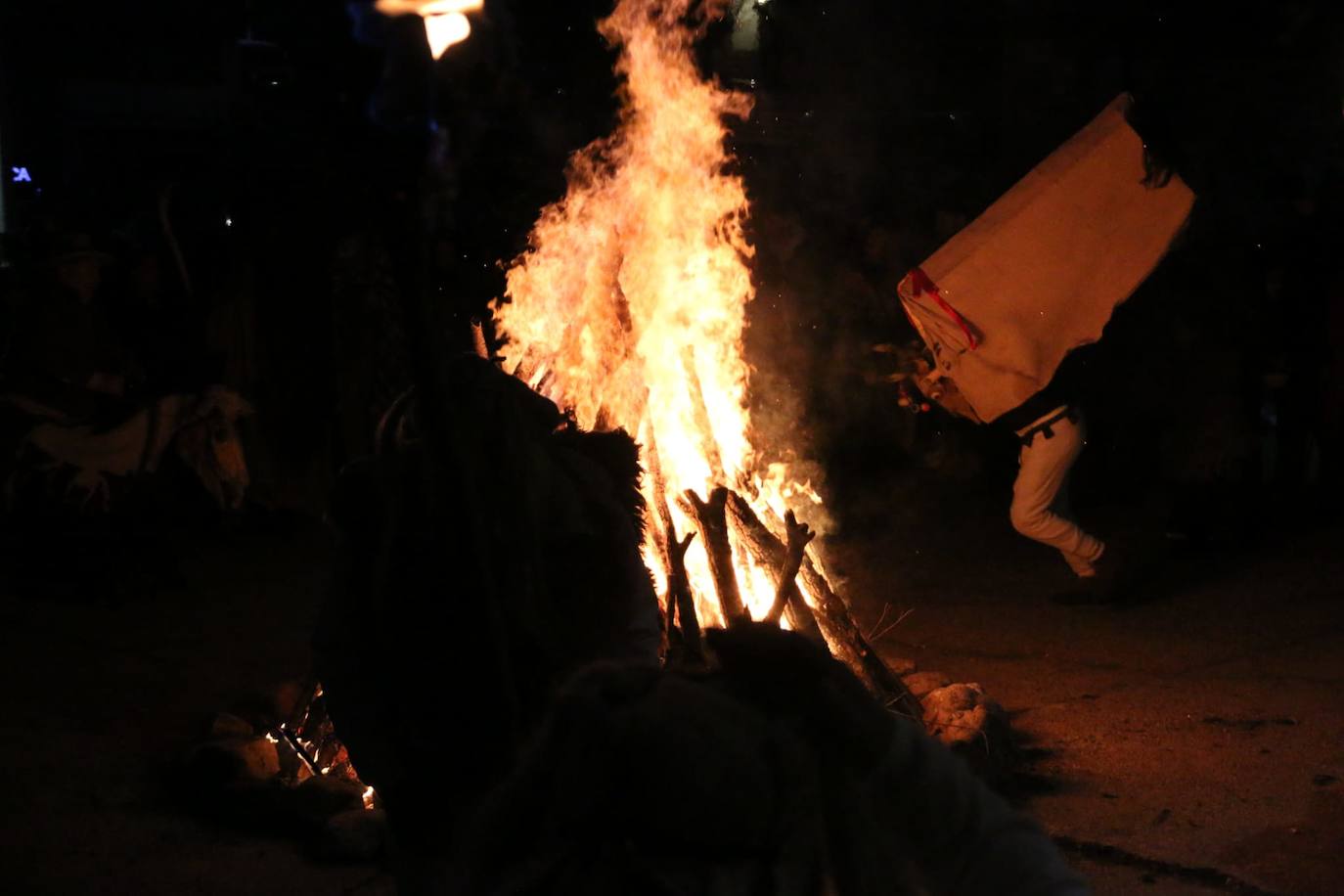 Fotos: Los zafarrones &#039;siembran el terror&#039; en Riello