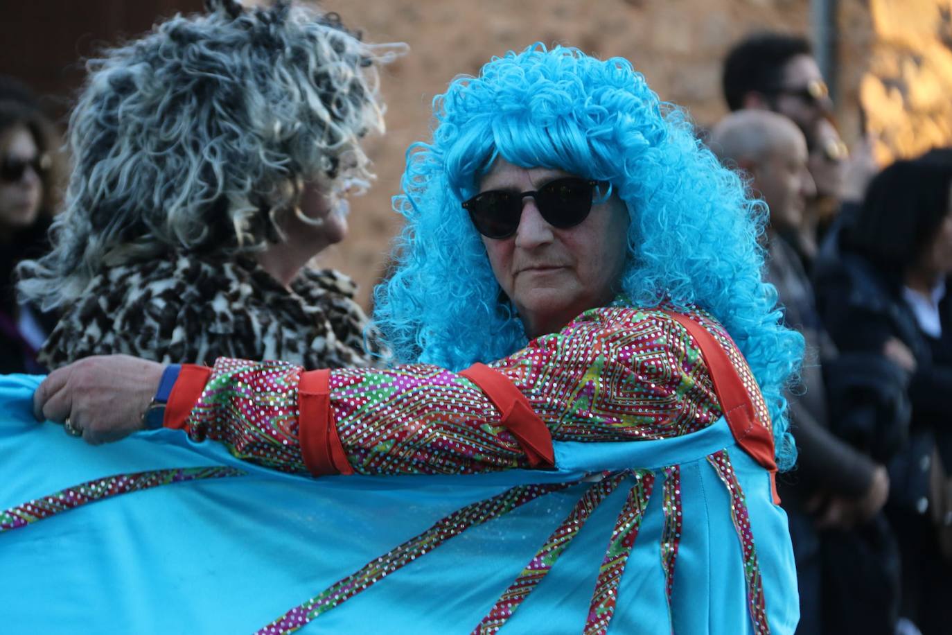 Fotos: Una marea de color y diversión en La Bañeza