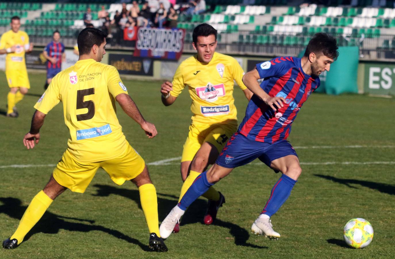 Fotos: Las imágenes del Gimnástica Segoviana-La Bañeza