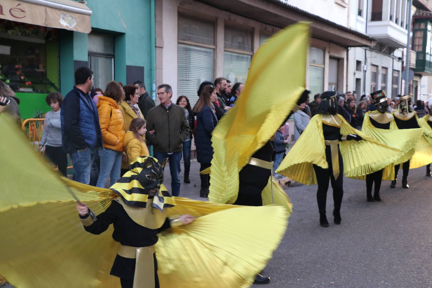 La Robla se viste de juguete para celebrar Don Carnal.