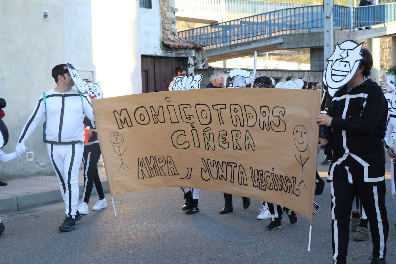 La Robla se viste de juguete para celebrar Don Carnal.