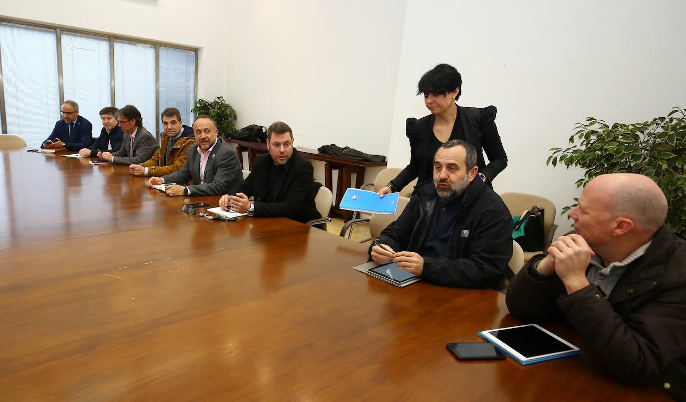 Fotos: Reunión de la Mesa por el futuro del Bierzo