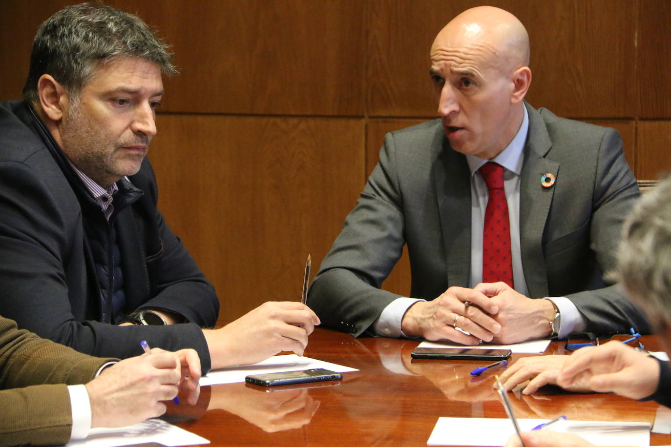 Fotos: Reunión previa a la Mesa por León