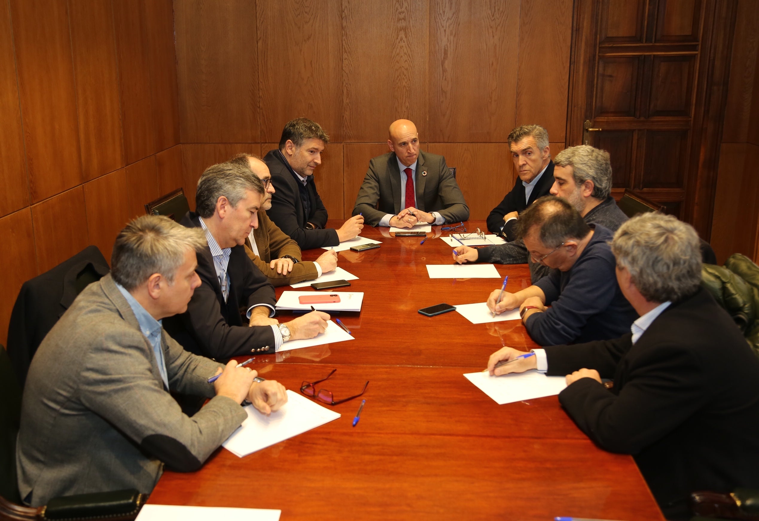 Fotos: Reunión previa a la Mesa por León