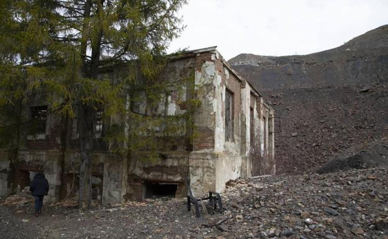 Abandono en la Hullera Vasco-Leonesa en Ciñera de Gordón. 