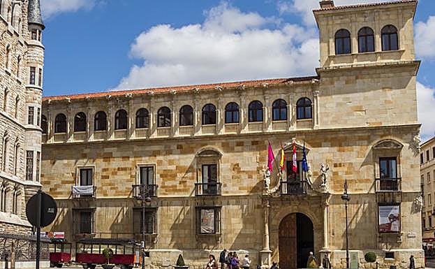 Palacio de los Guzmanes. 