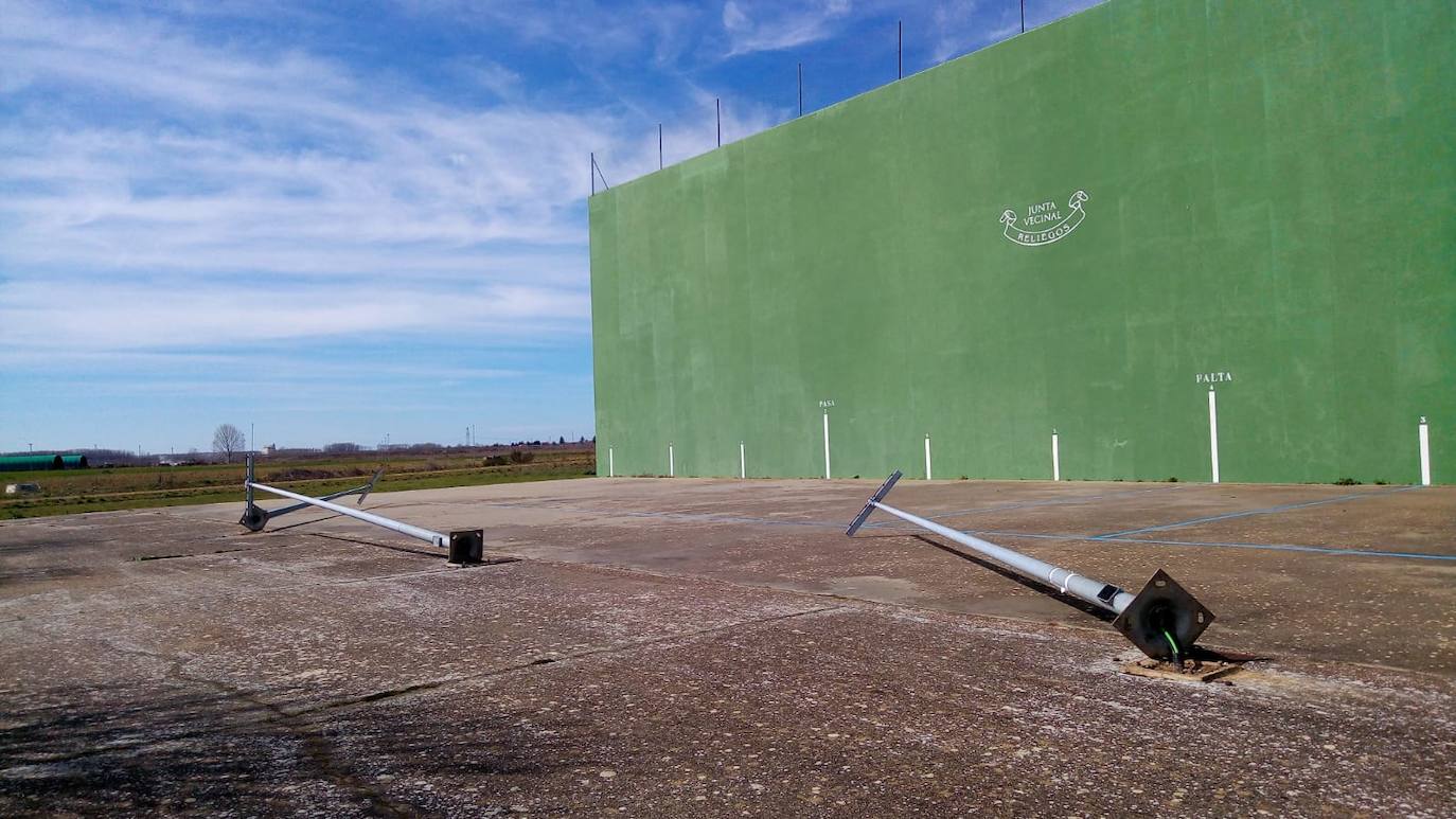 Fotos: Robo en el polideportivo de Reliegos